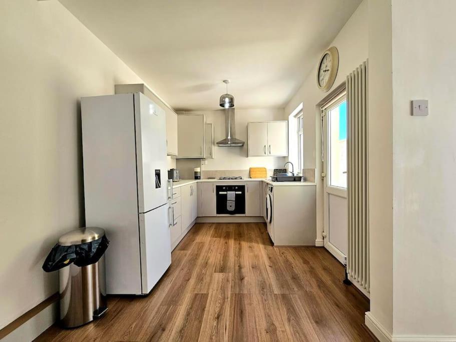 Entire House, Waterloo, Free Street Parkingヴィラ エクステリア 写真