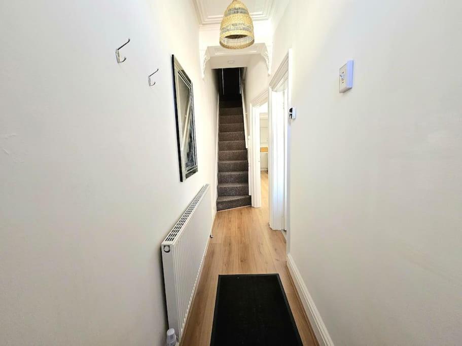 Entire House, Waterloo, Free Street Parkingヴィラ エクステリア 写真